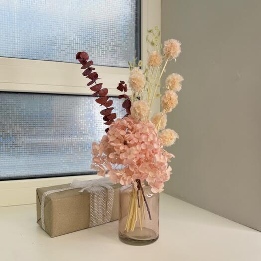 Букет из сухоцветов розовый