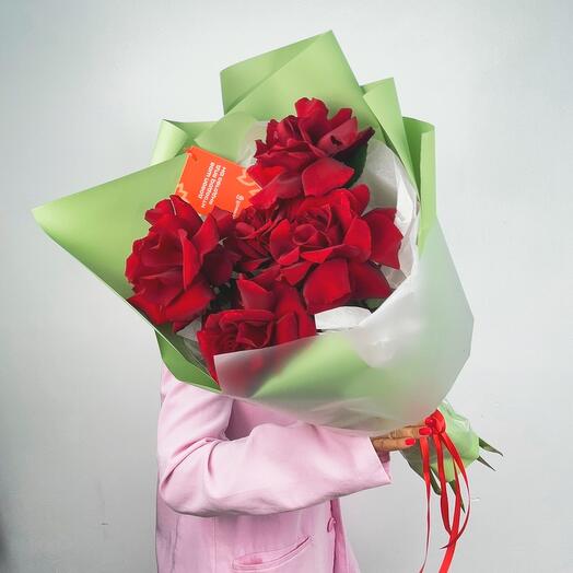 Букет из 5 шт красных Французских Роз Love