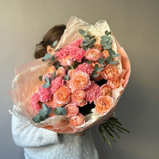 Ramo "Nectarina" (Rosas En Forma De Peonía)
