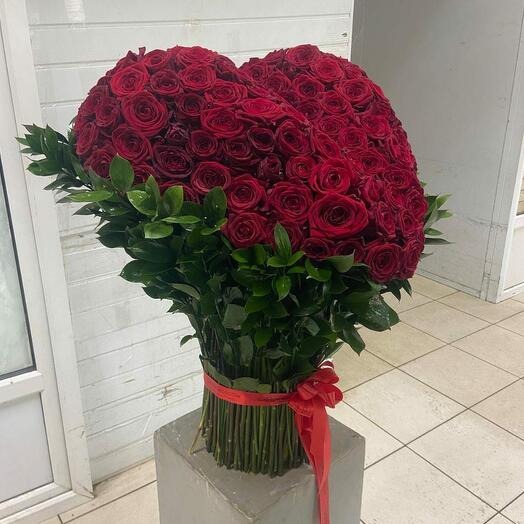 Букет из 186 роз в форме сердца