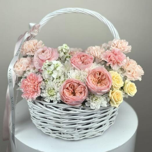 Корзина с цветами