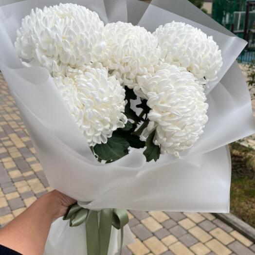 Букет из 5 одноголовых хризантем