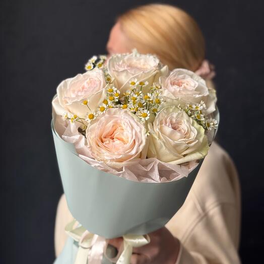 Ramo con rosa peonía y Margarita