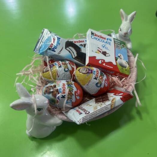 Конфетница с зайцами