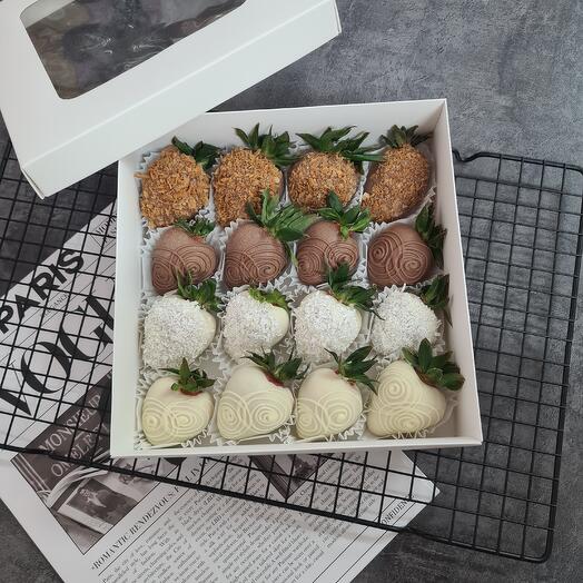 Набор клубники в шоколаде 16шт