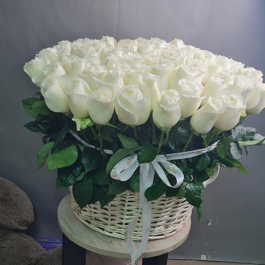 Корзина с цветами 101 роза