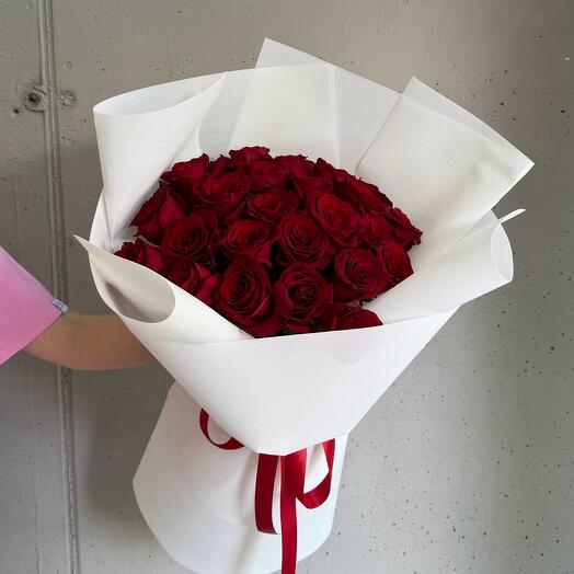 Моно красные розы 25