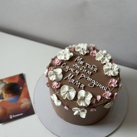 1 kg mini cake as a birthday gift for mom with flowers