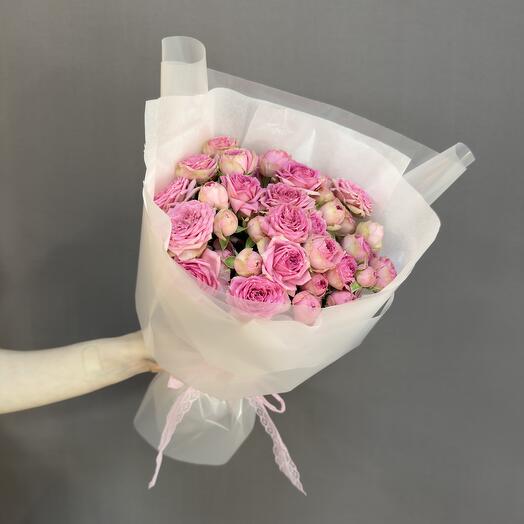 Bouquet of 9 peony-shaped bush roses
