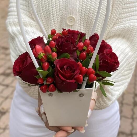 Корзина с цветами