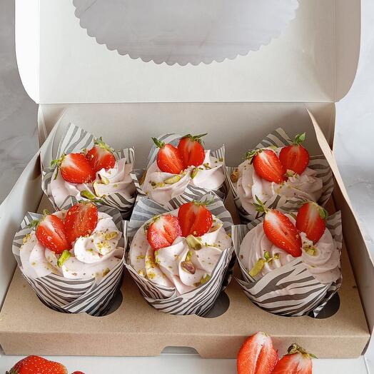 Фисташковые капкейки с клубникой (6 шт.)