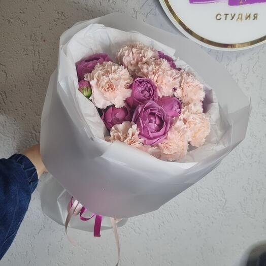 Авторский с диантусами и пион розой