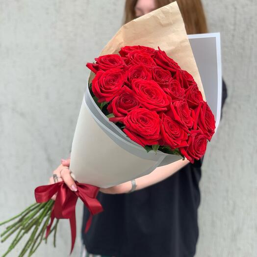 Красные розы 17 шт букет