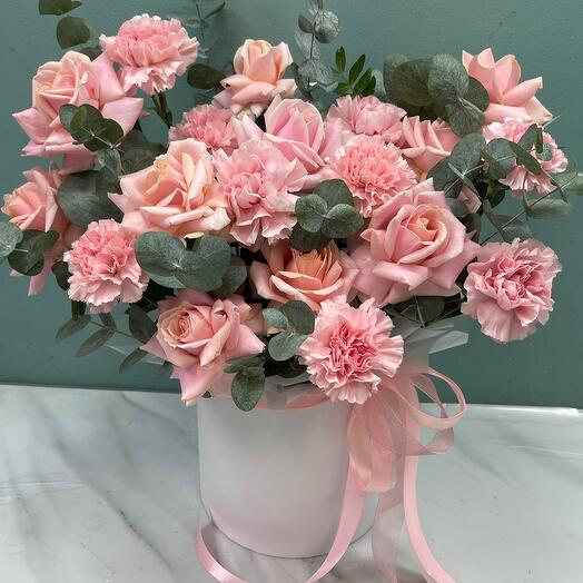 Французская Роза с гвоздикой и эвкалиптом в коробочке 🎀