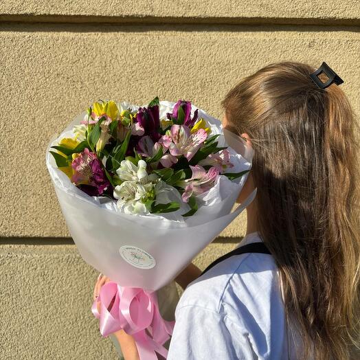 Букет из 9 альстромерий микс