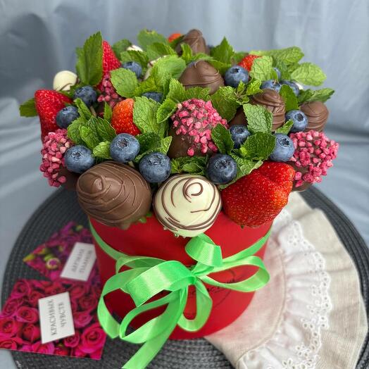 Ramo de fresa en chocolate "fresa Mojito" con arándanos y menta fresca 19-27PCS