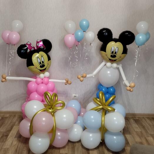 Микки и Маус с подарками