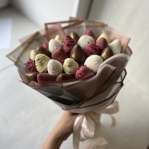 Клубничный букетик нежность 🎀