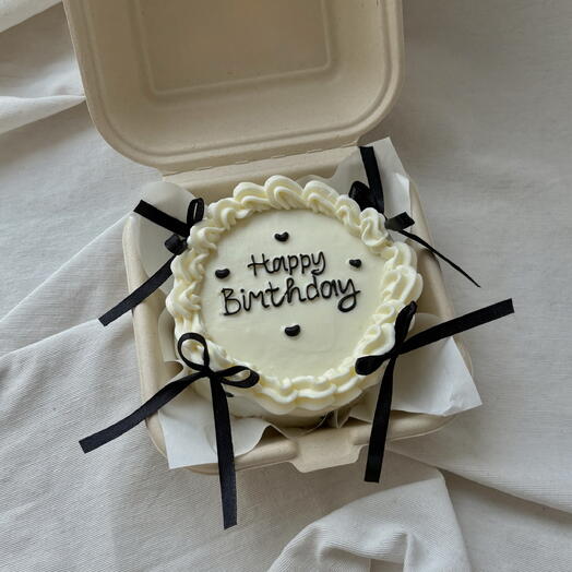 Бенто-торт с рюшами и бантиками «happy birthday