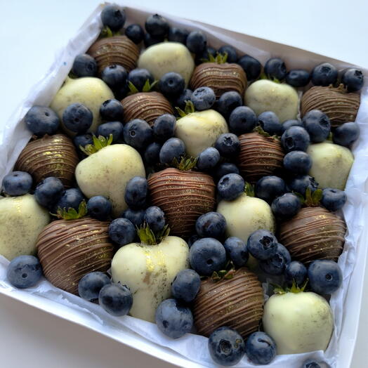 Клубника в шоколаде 20 ягод 14 февраля для девушки