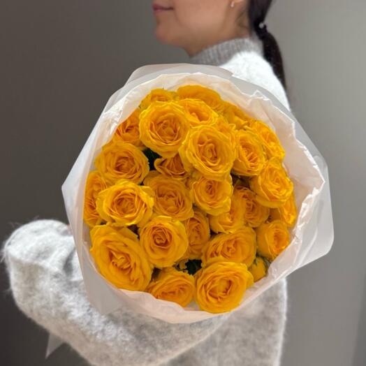 Кустовые яркие розы