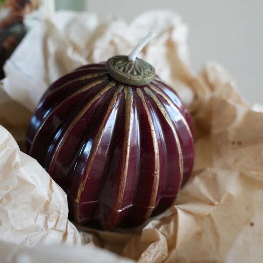 Свеча новогодняя в подарочной упаковке