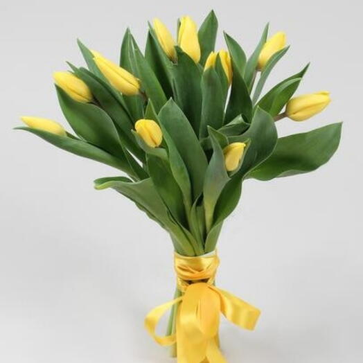 Ramo de 11 tulipanes amarillos