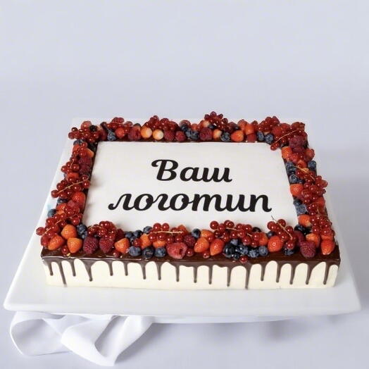 Корпоративный торт с ягодами