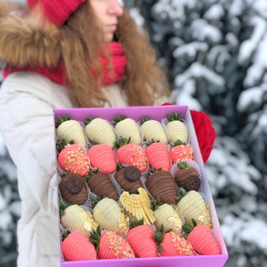 Новогодняя клубника в шоколаде 6