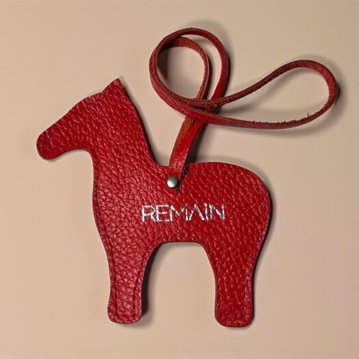Конь красный. Подарок, обвес, натуральная кожа, дизайнерский