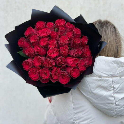 Эффектный букет из 35 красных роз для идеального подарка по любому поводу, шикарный букет, роскошный букет