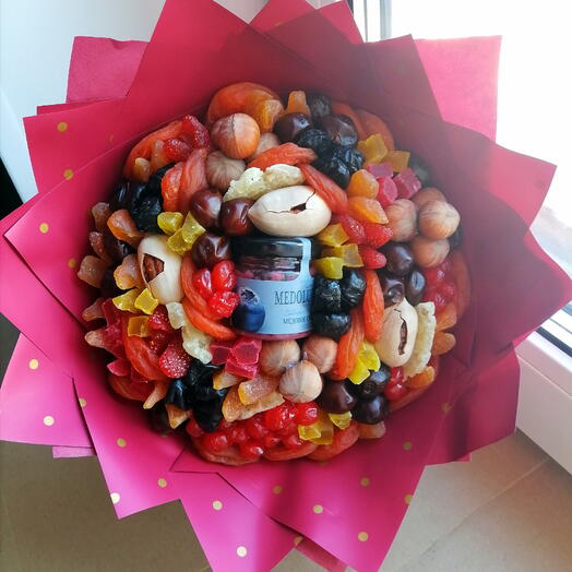 Букет из сухофруктов и орехов "Вкусный сухофрукт"