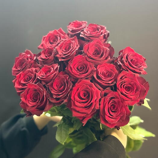 Красные розы 17 шт
