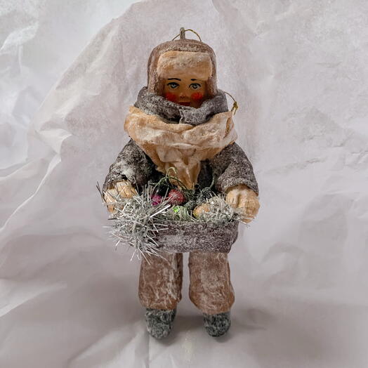 Ватная игрушка мальчик с игрушками