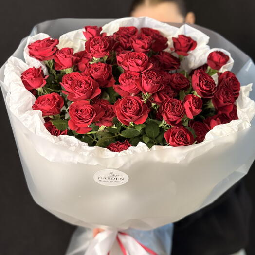 Моно букет из кустовых роз