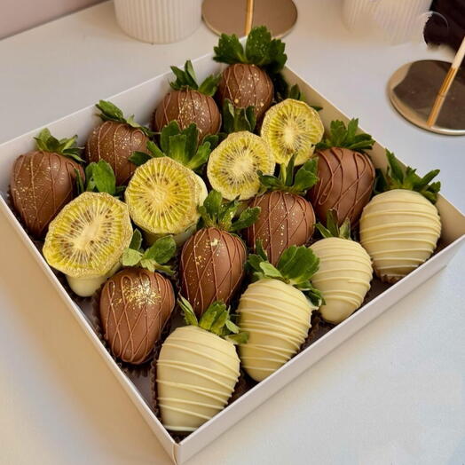 Клубника в шоколаде с киви 🥝