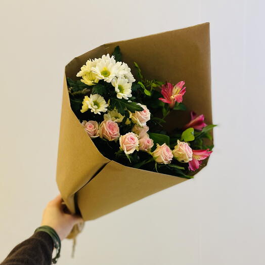 Букет 💐 в крафте цвет зависит от наличия товара