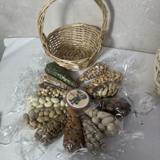 Ореховая корзина на. 23 февраля