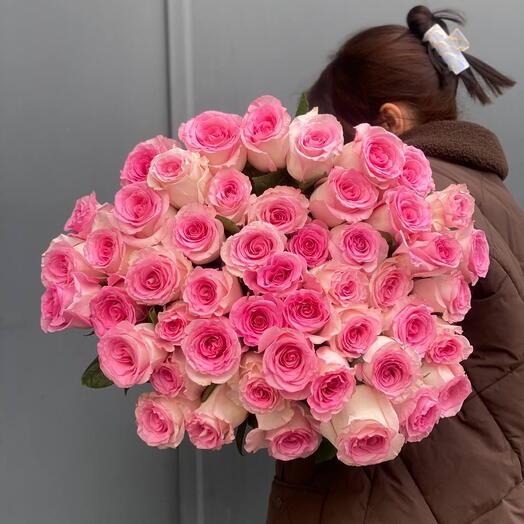 45 розовых роз