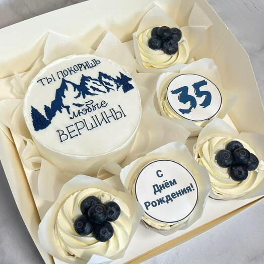 Подарочный набор «ты покоришь любые вершины» бенто+5 капкейков 💙
