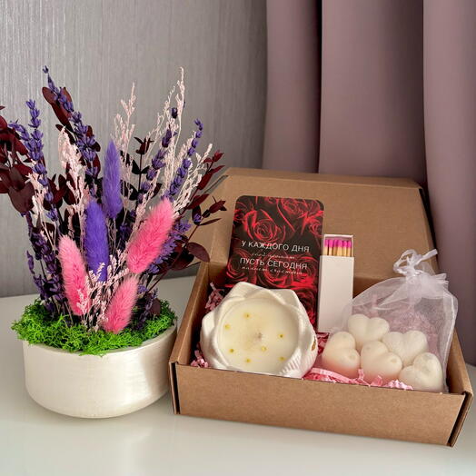 Подарок на День рождения: композиция с лавандой и эвкалиптом, свеча лотос «Цветущая сакура» и аромо сердечки