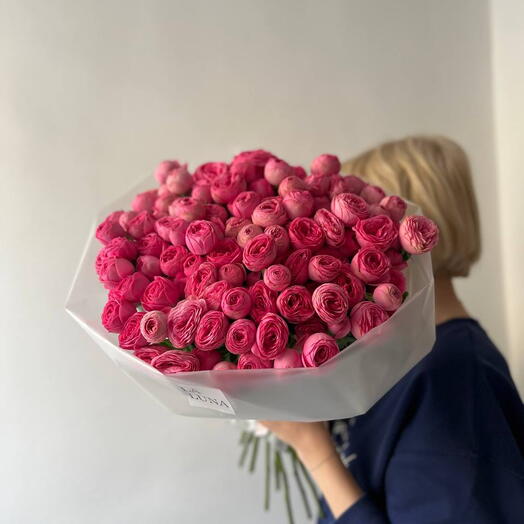 25 пионовидных кустовых роз Жизель
