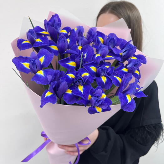 Букет из 15 ирисов