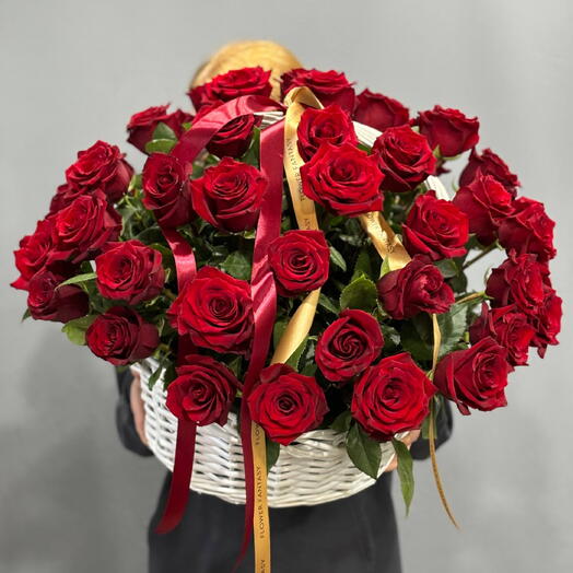 Корзина с 51 красной розой