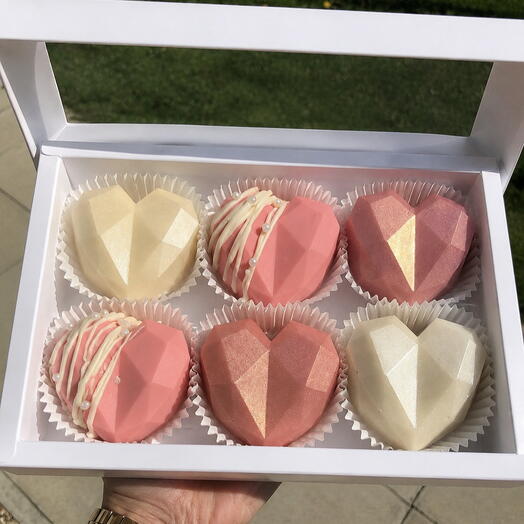 Dubai Chocolate Heart Collection – 6 Pieces