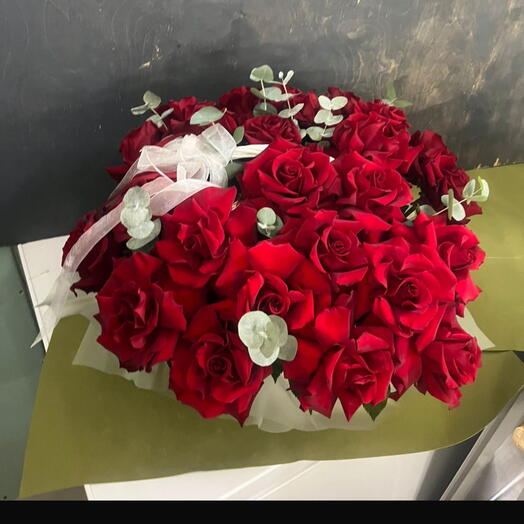 Корзина с 15 розами 8.9