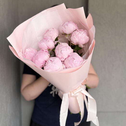 Букет розовых пионов в светлой упаковке. 9 пионов 🌸
