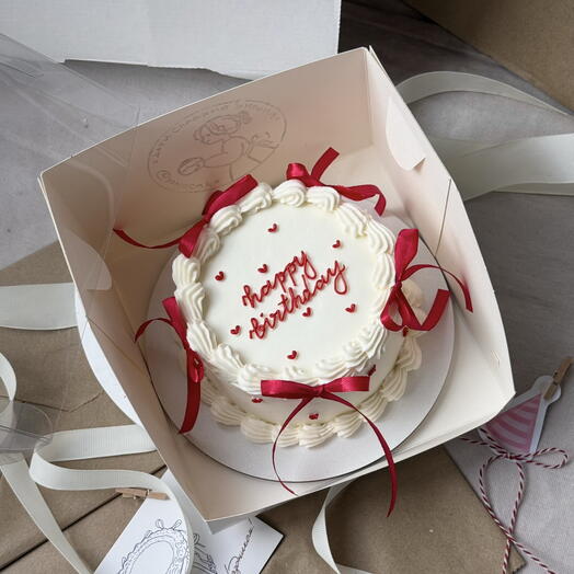 бенто тортик с красными бантиками «happy birthday»