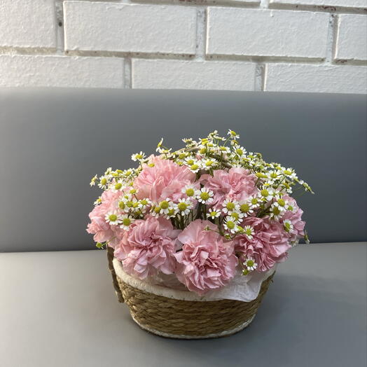 Летняя корзинка 🌸 воздушная композиция из диантусов и матрикарии