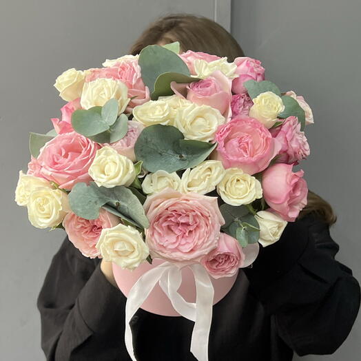 Миск Кустовая Пионовидная Роза с Эвкалиптом  в шляпной коробке💝
